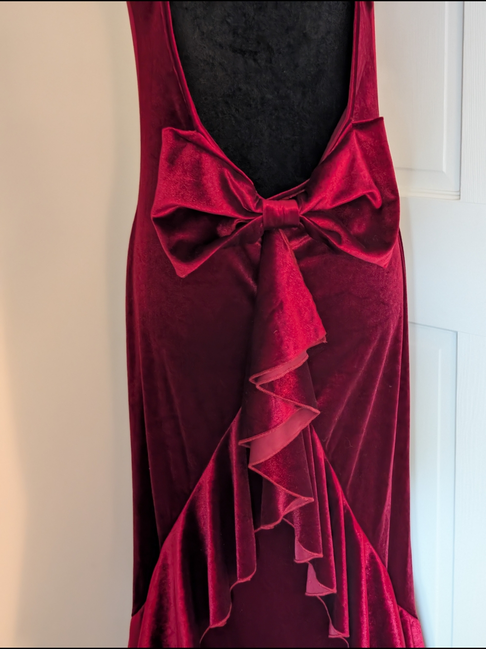NWT Velvet Cowl Neck Maxi Dress with Dramatic Back Bow & Ruffles Large Burgandy - Picture 3 of 9